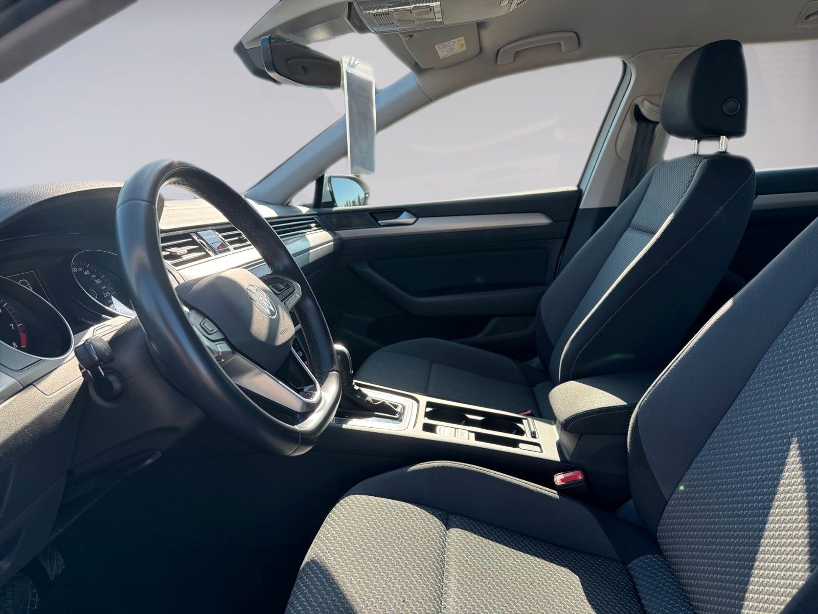 Fahrzeugabbildung Volkswagen Passat Variant Conceptline 1.5 TSI
