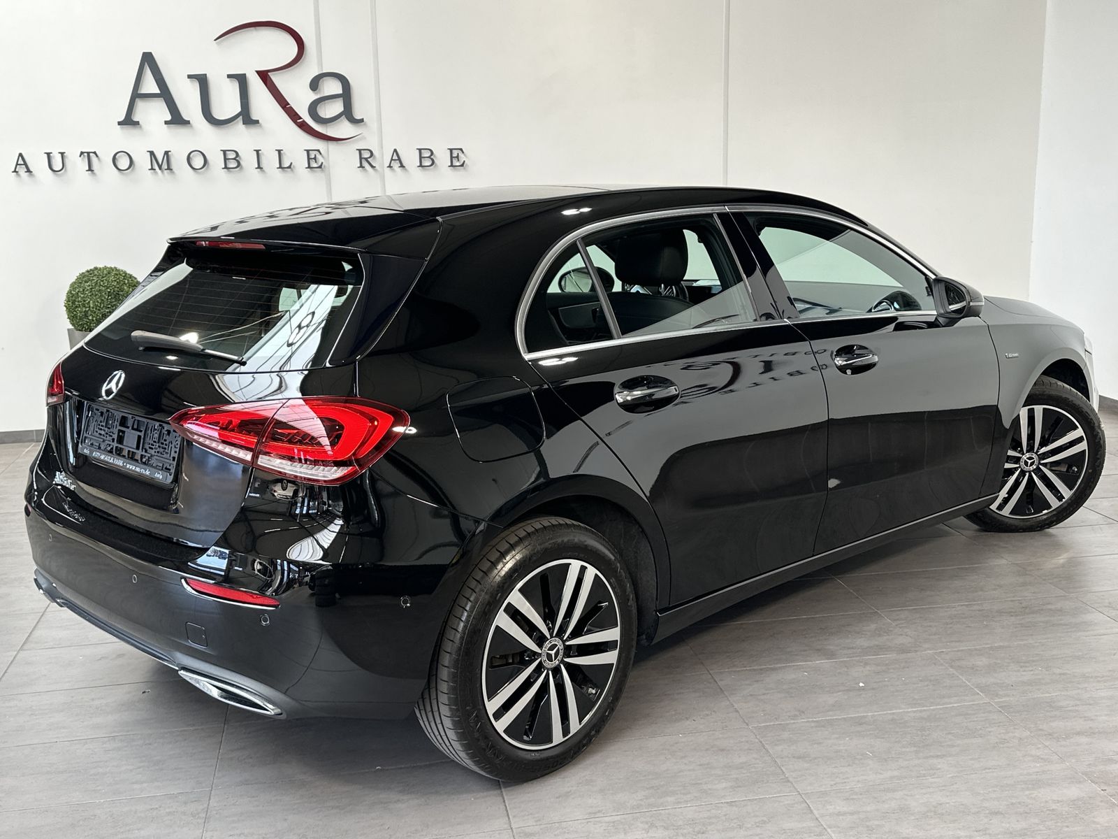 Fahrzeugabbildung Mercedes-Benz A 250e Progressive NAV+LED+PANO+360°+WIDESCREEN