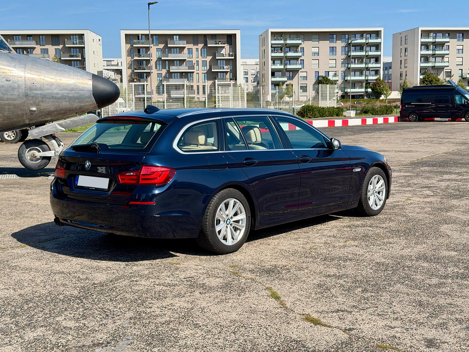 BMW 520d Touring - Standhzg, Pano, Leder n. 5Tage