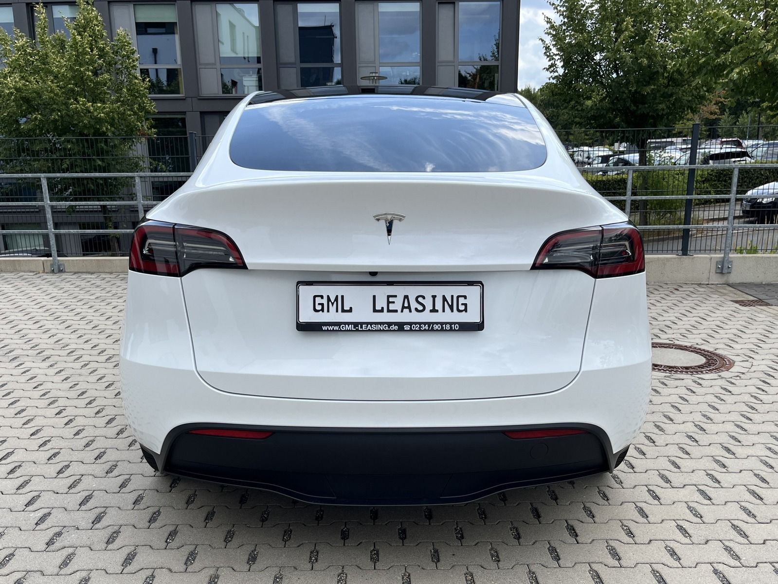 Tesla Model Y Long Range AWD AHK ACC 8 fach AP SOH92,4 foto 4