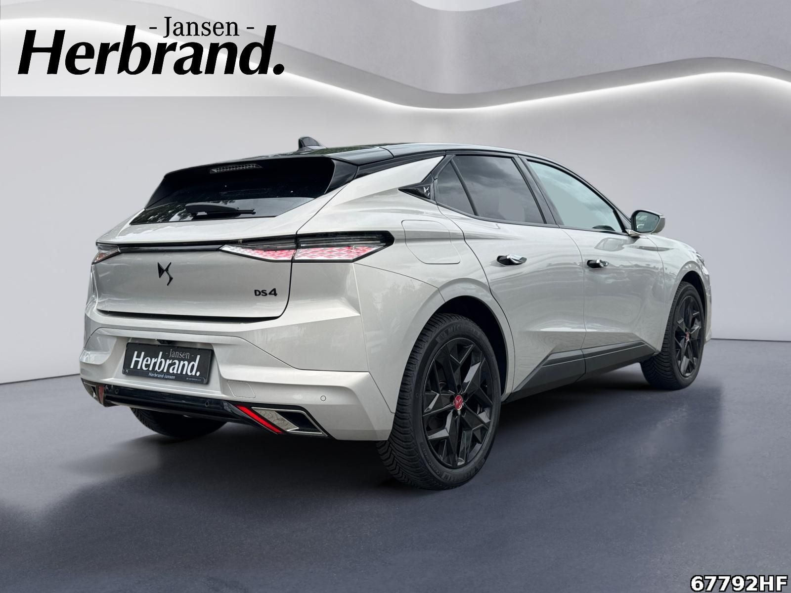 Fahrzeugabbildung DS Automobiles DS4 DS 4 Performance Line