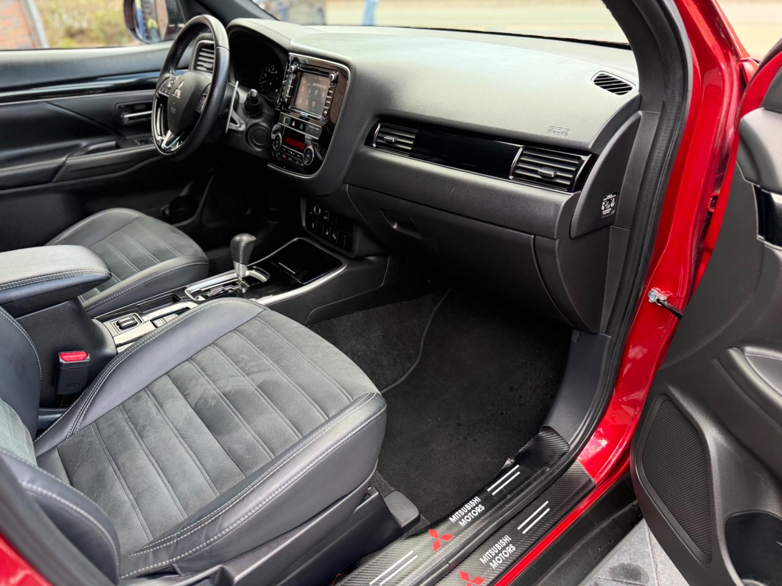 Mitsubishi Outlander 2.0CVT Active+ I LED I KAM I AHK