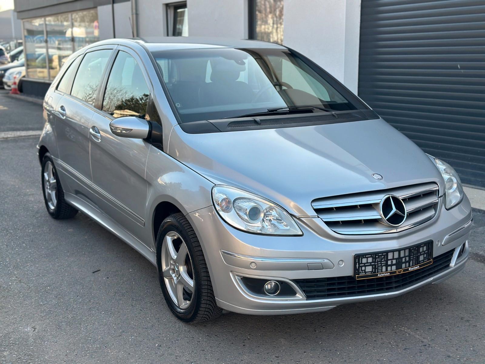Mercedes-Benz B 200 AUTOMATIK/PDC V+H/NAVI/ALLWETTERREIFEN
