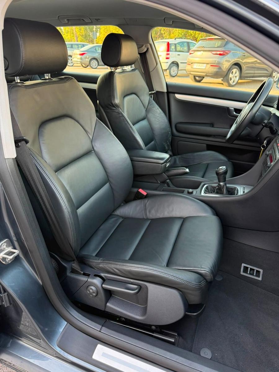 Audi A4 2005 — photo 14