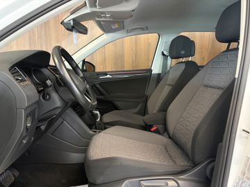 Volkswagen Tiguan - 12