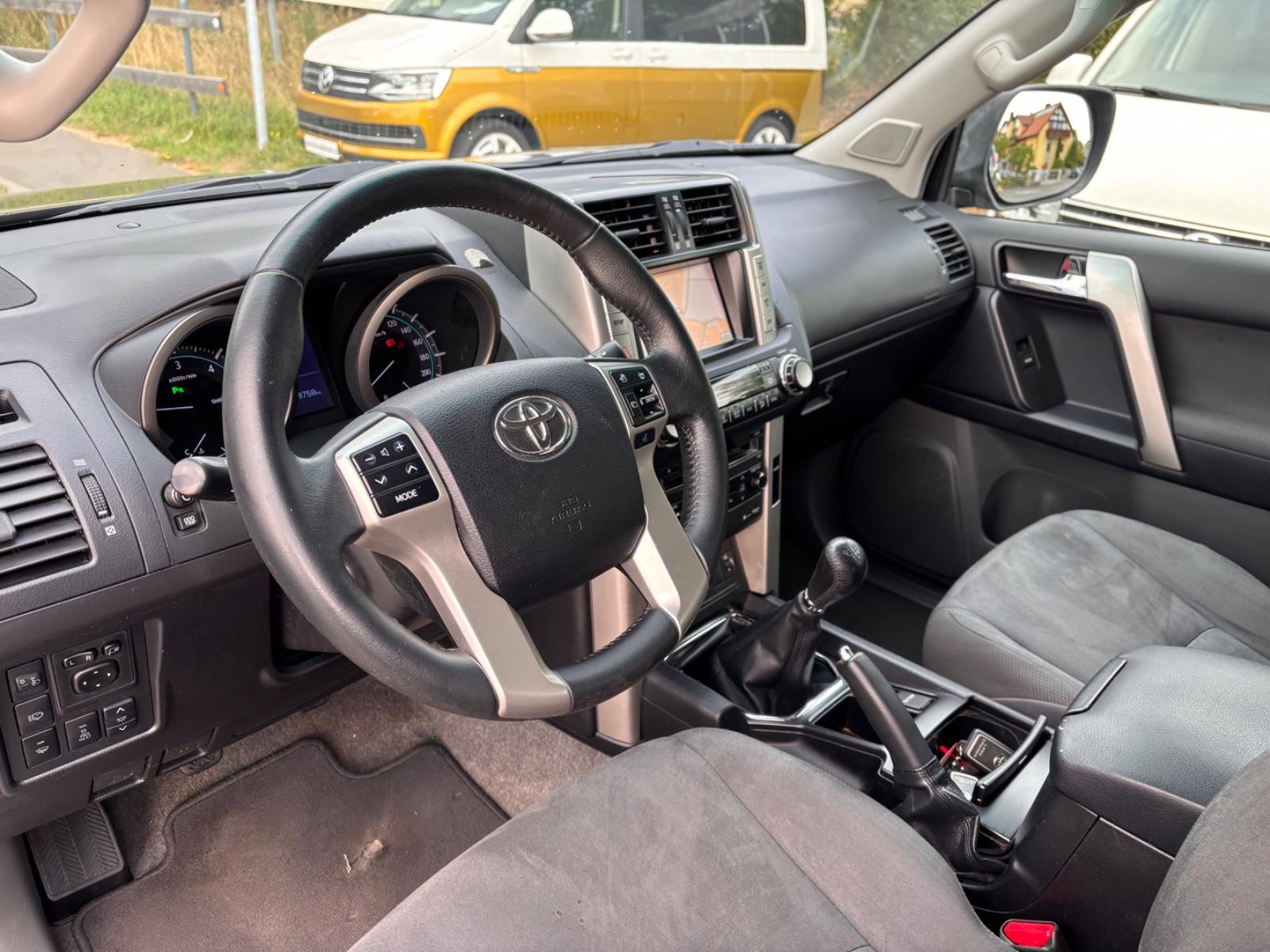 Toyota Land Cruiser 3.0 D-4D 190ch BVM - 2 ème main - Chauffage auxiliaire - Carnet d'entretien
