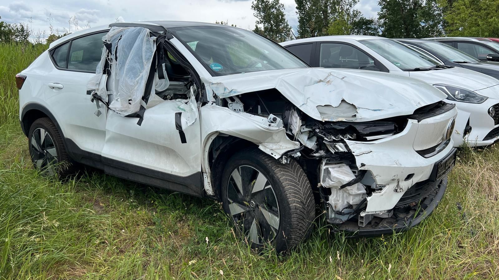 Fahrzeugabbildung Volvo C40 Plus Recharge Pure Electric 2WD