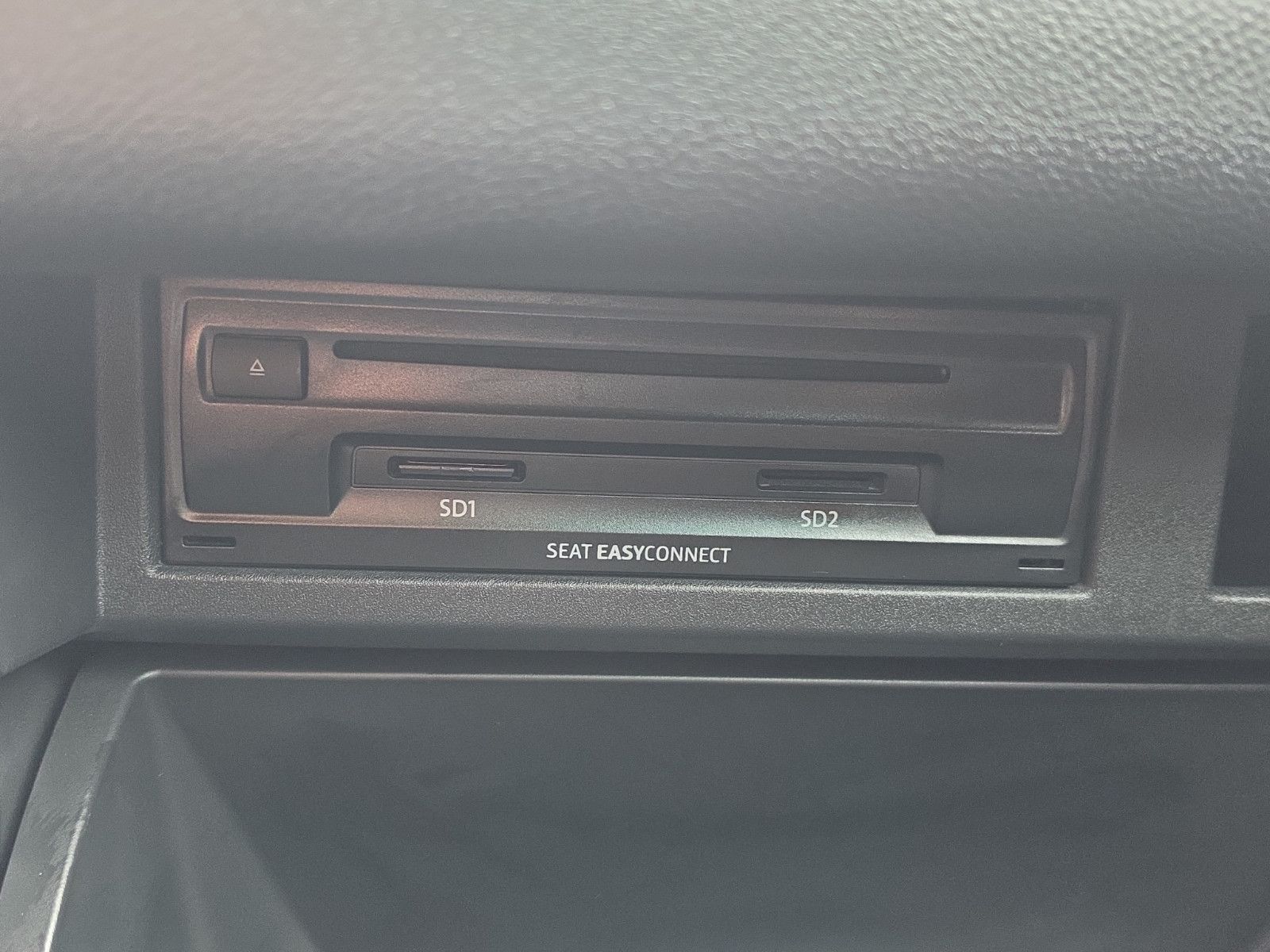 Fahrzeugabbildung SEAT Arona FR PDC SHZ AHK