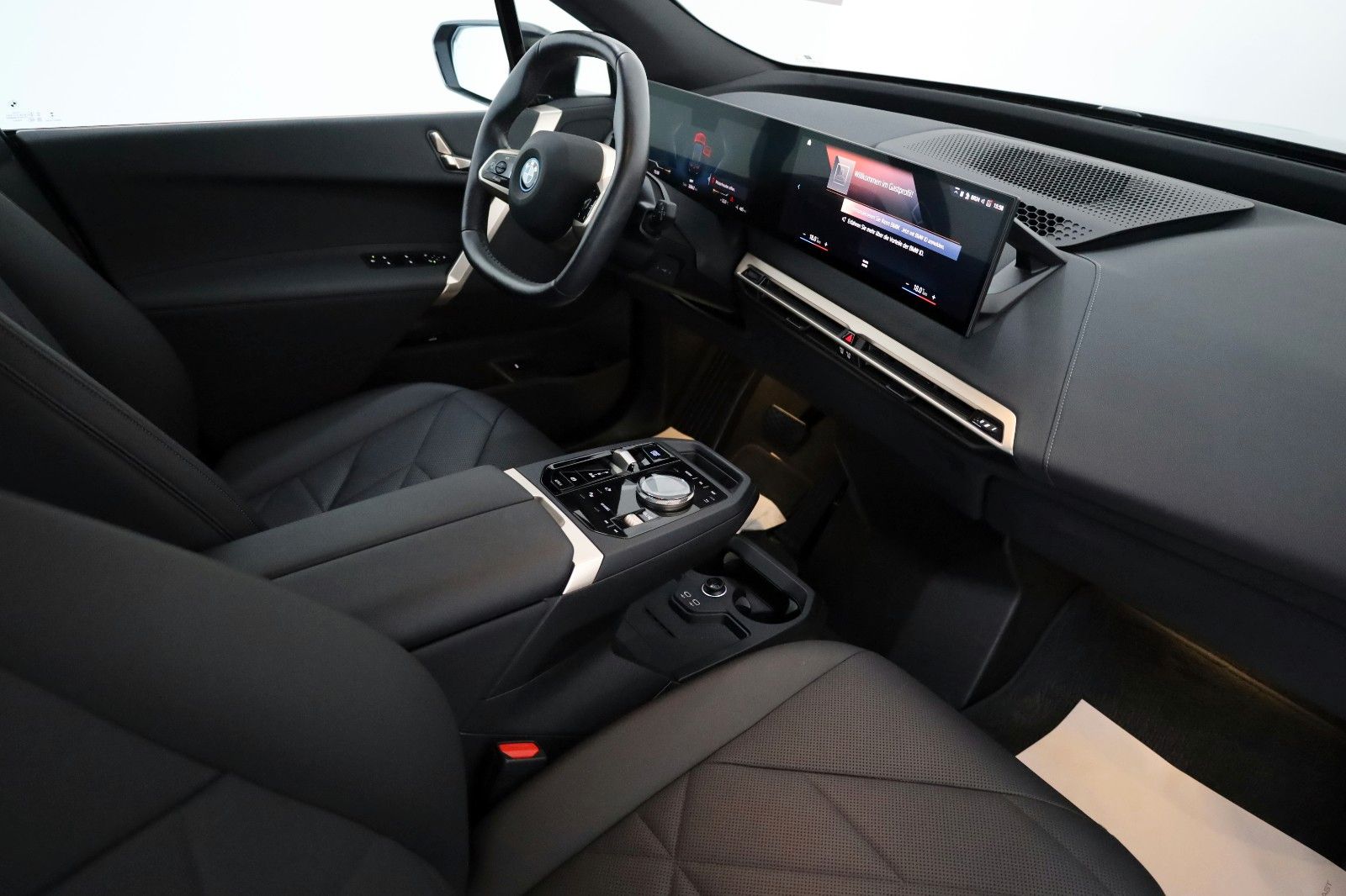 Fahrzeugabbildung BMW iX50 xDrive Sport Leder,Navi,Panorama Sky Lounge