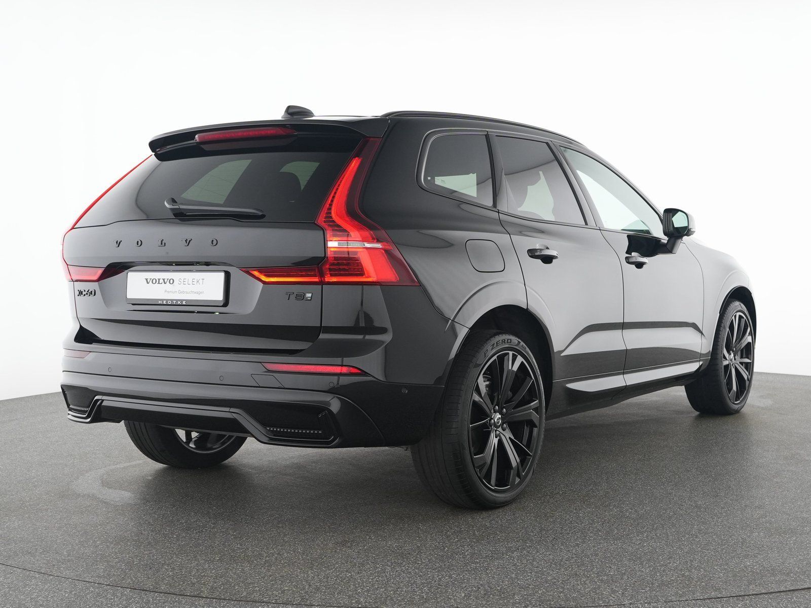 Volvo XC60 T8 AWD Plus Black Edition ACC*GSHD*STHZ*21" imagem 2
