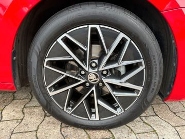 Fahrzeugabbildung SKODA Octavia Combi 2.0 TDI Clever DSG Ergo RFK Temp