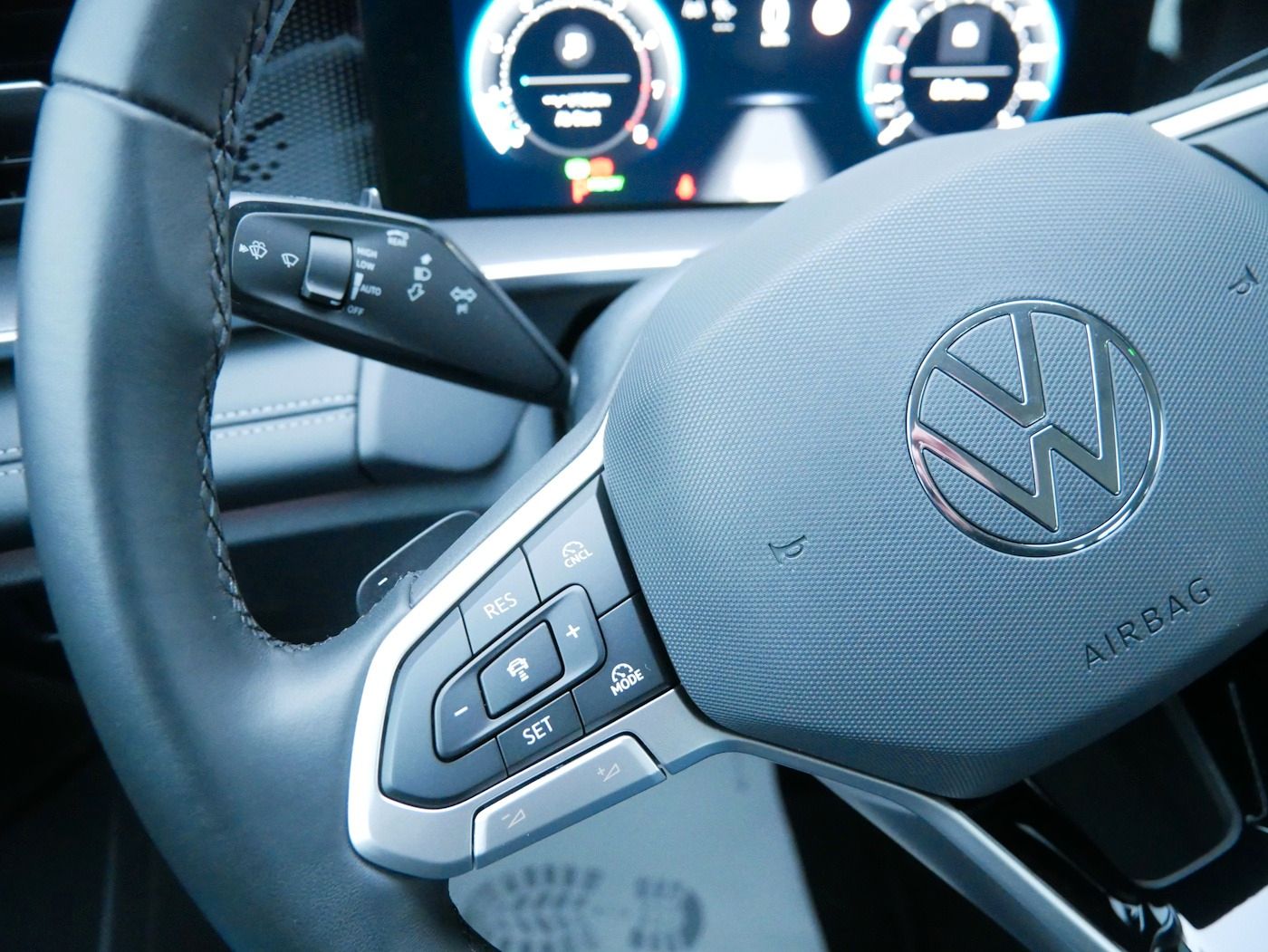 Fahrzeugabbildung Volkswagen Tayron 1.5 Life NEU55T 7-Sitzer Matrix AHK Kamer