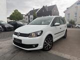 Volkswagen Touran Trendline 2.Hand*DSG*Navi*AHK*Parkhilfe - VW Touran Gebrauchtwagen in Essen