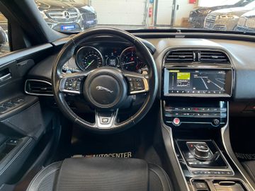 Jaguar XE R-Sport *BI-XENON*KAM*NAVI*TOUCH*LED*