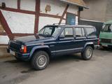 Jeep Cherokee - 4,0 - RHD - 2. Hd-rostfrei-Erstlack - Jeep Cherokee mit Benzin-Antrieb: Geländewagen, 4.0