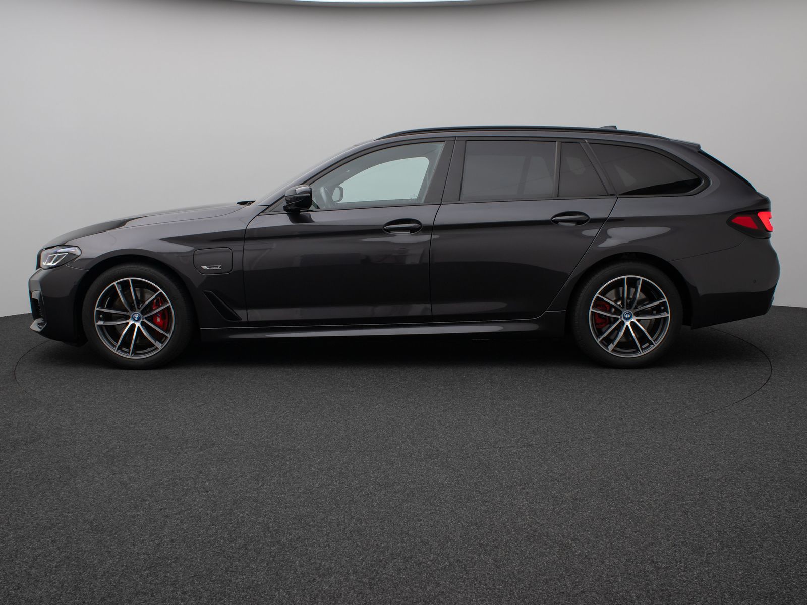 Fahrzeugabbildung BMW 530e M Sport HUD Kamera DAB Memory Laser AHK H/K