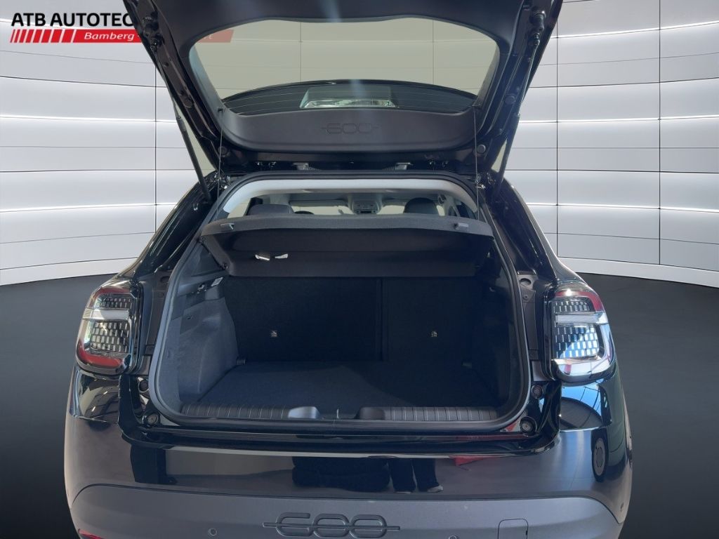 Fahrzeugabbildung Fiat 600 Hybrid MY25 Business Edition, Ganzjahresreif