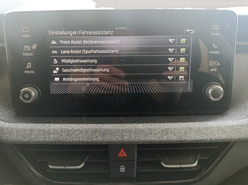Fahrzeugabbildung SKODA Kamiq 1.0 TSI DSG Selection