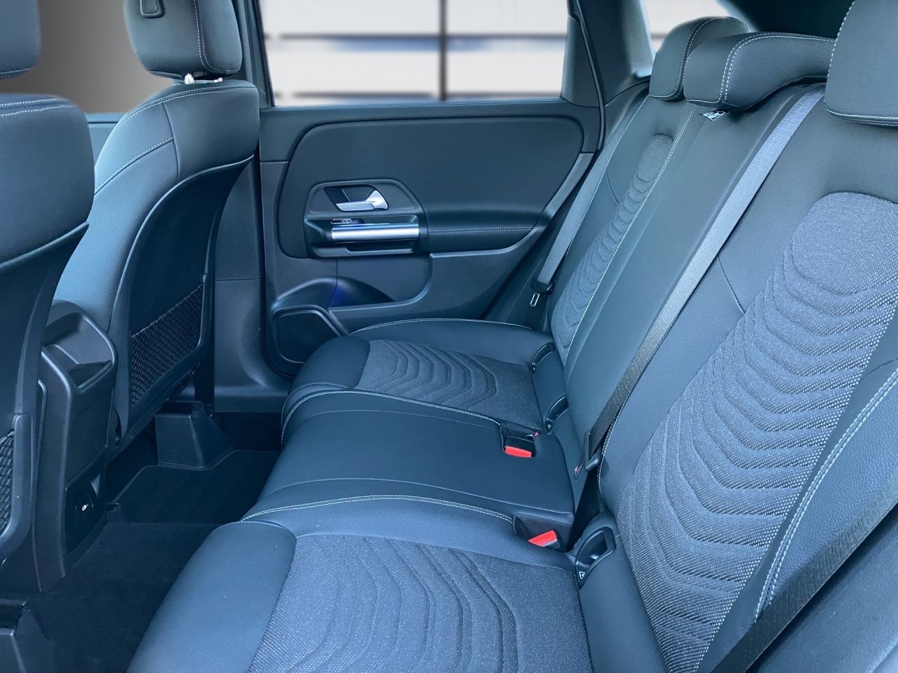 Fahrzeugabbildung Mercedes-Benz B 180 NIGHT+AHK+MULTIBEAM+LENKRADHEIZ+KAMERA+