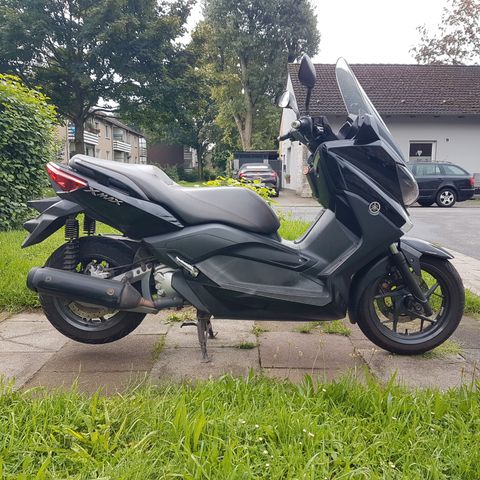 Yamaha X-Max 250