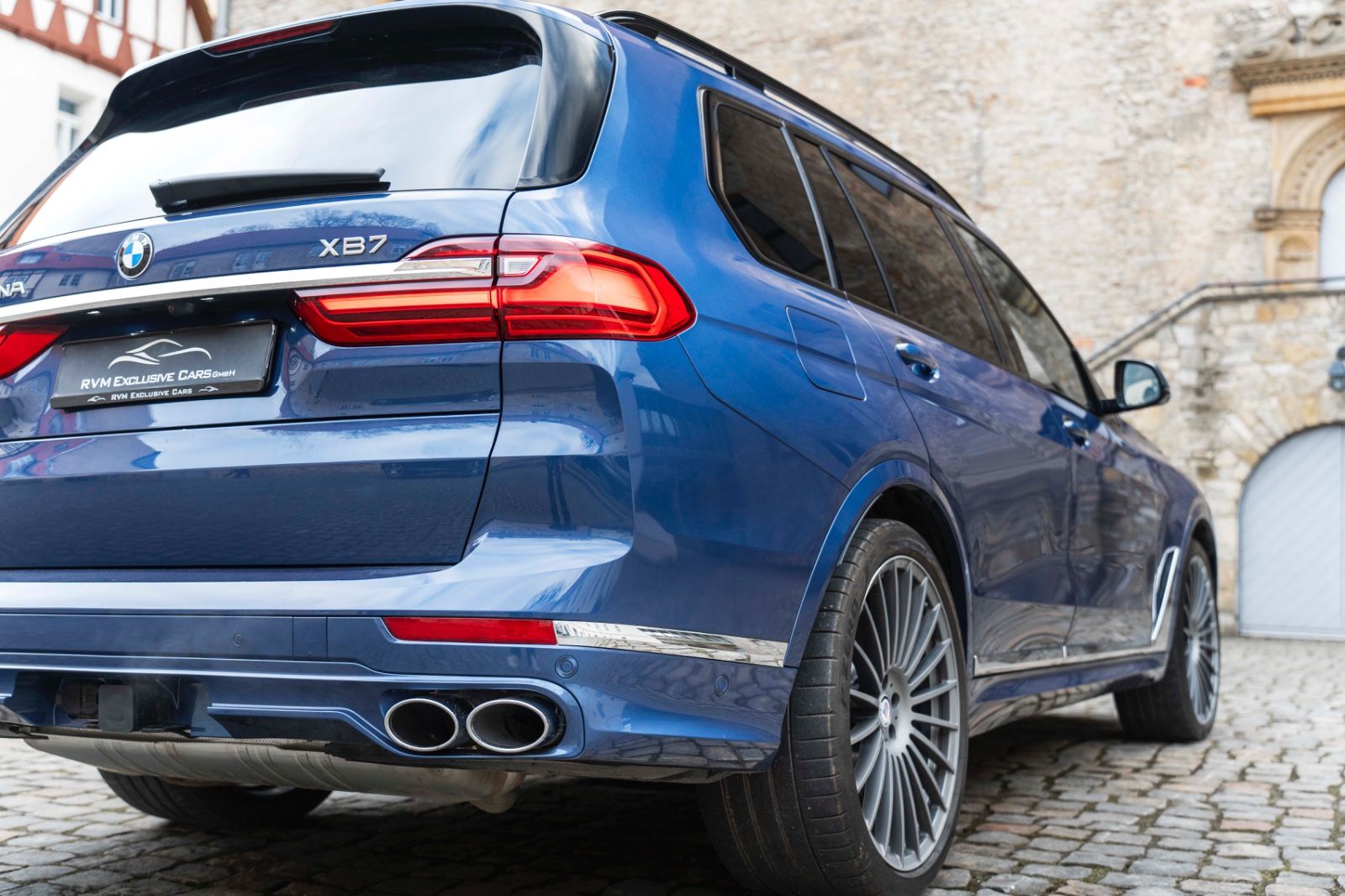 Fahrzeugabbildung ALPINA XB7 LASERLICHT ACC MASSAGE SKYROOF B&W 360° AHK