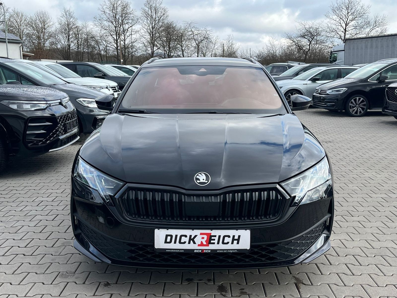 Fahrzeugabbildung SKODA Octavia 2.0 DSG Sportline MATRIX*AHK*CANTON*5J.G