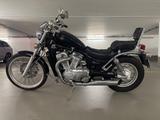 Suzuki Intruder VS 600 (schwarz) an Bastler - SUZUKI INTRUDER 600