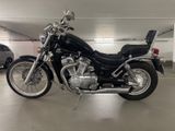 Suzuki Intruder VS 600 (schwarz) an Bastler - SUZUKI INTRUDER 600