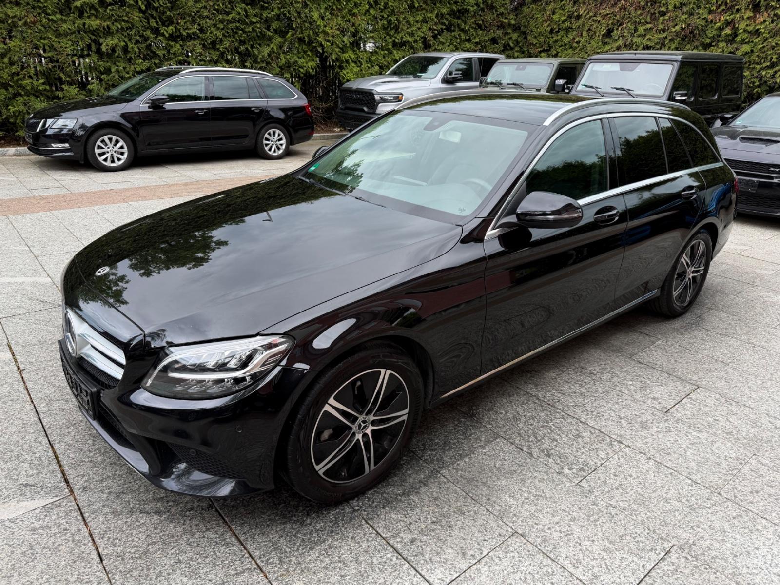 Mercedes-Benz C 180d T 9-G Tronic Avantgarde LED 1.Hand Navi