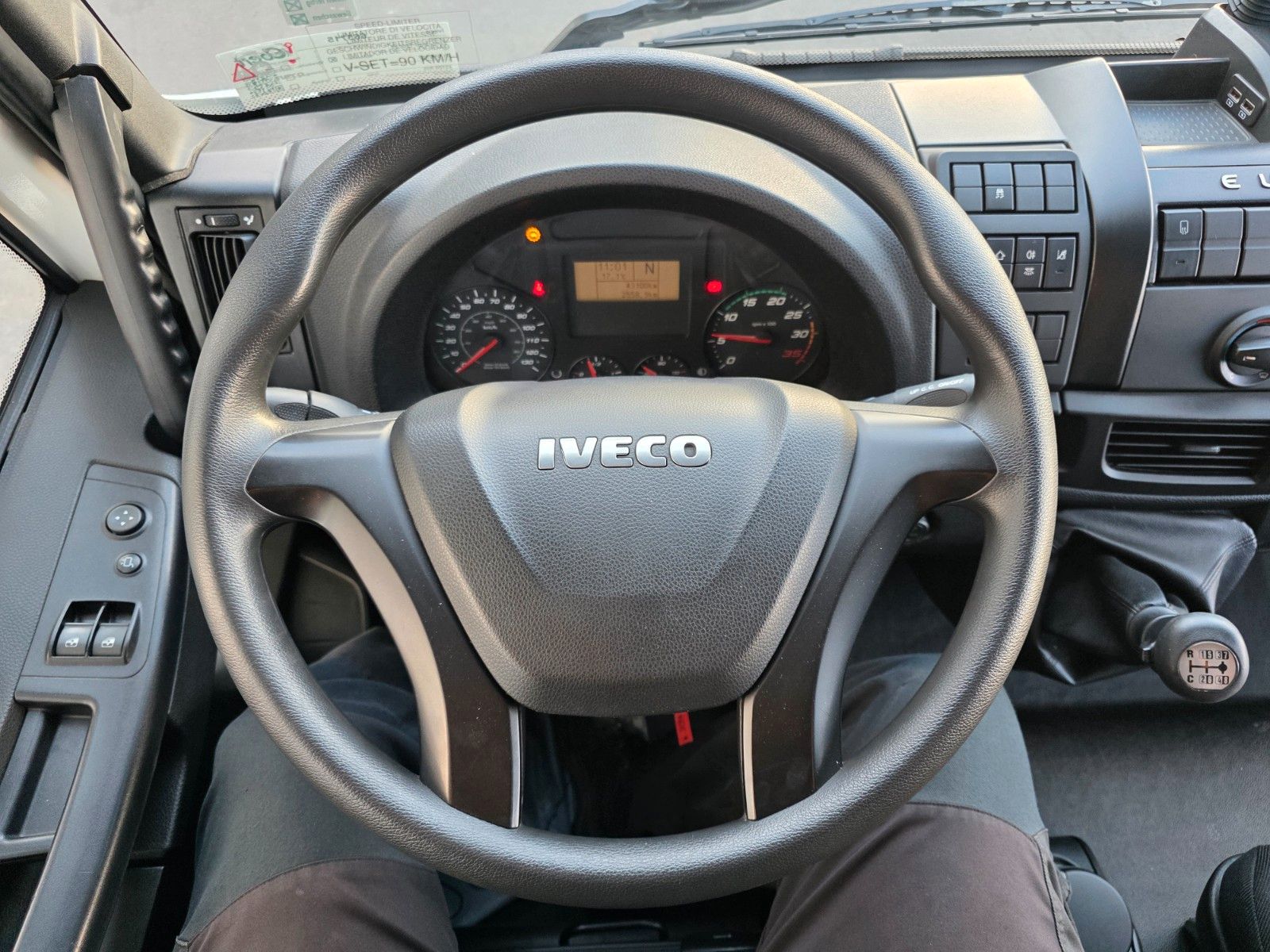 Fahrzeugabbildung Iveco Eurocargo ML120E25 LBW 1.500 3 Sitze Klima