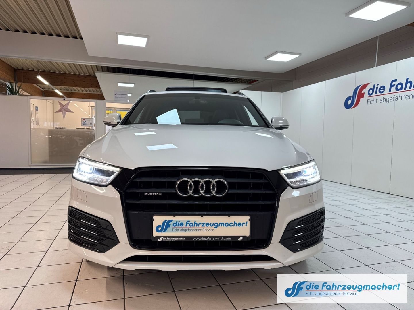 Fahrzeugabbildung Audi Q3 sport quattro S line S-line Sportpaket El. Pa