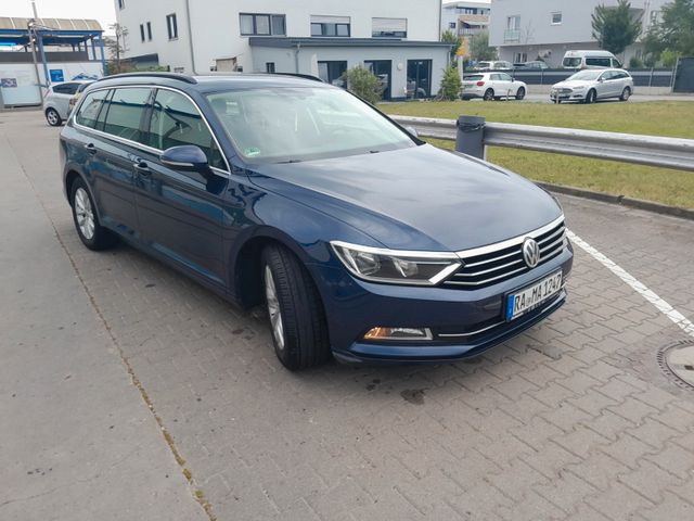 VW Passat 2.0 TDI SCR 140kW DSG Highline Varian...