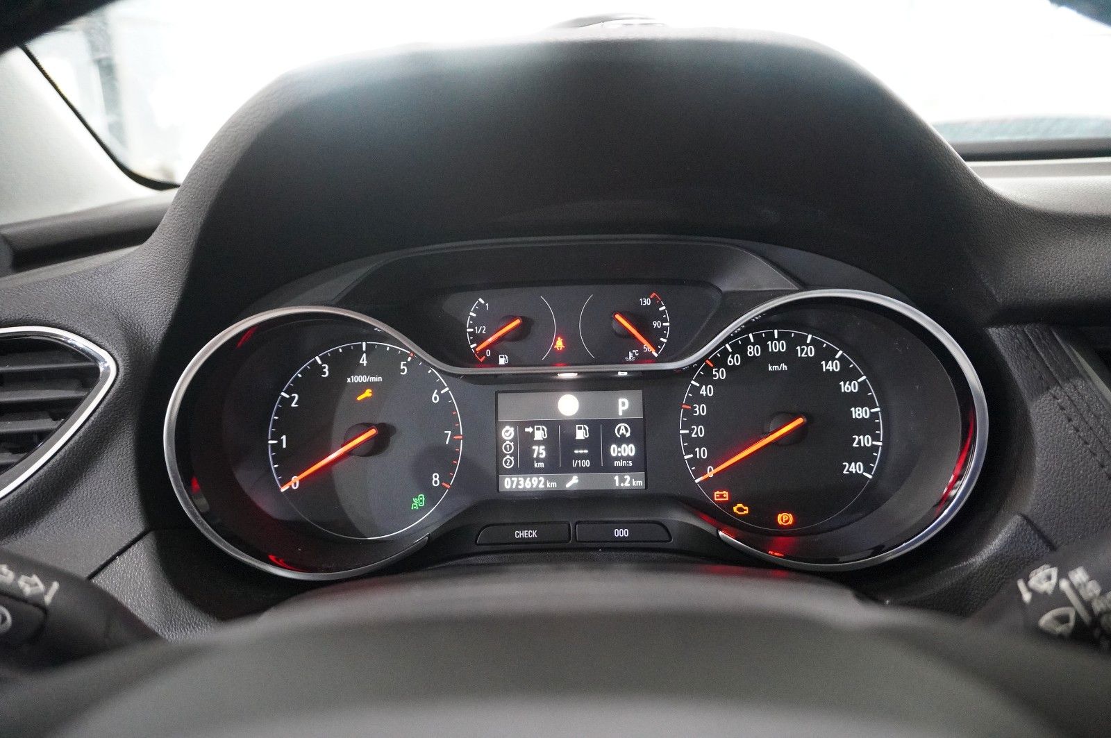 Fahrzeugabbildung Opel Grandland (X) 1.2T INNOV. NAVI/LED/KAMERA/SH/DAB