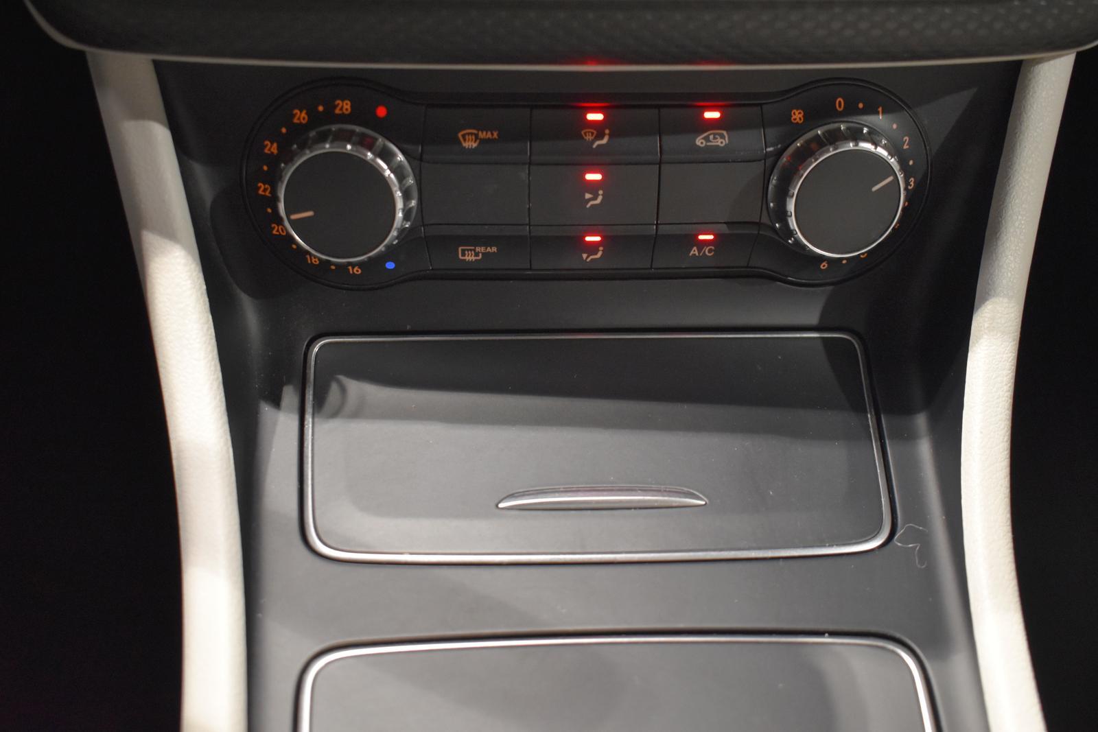 Mercedes-Benz A 180 7G LED LEDER-SPORTSI NAV KAM SPUR TEMPO SH