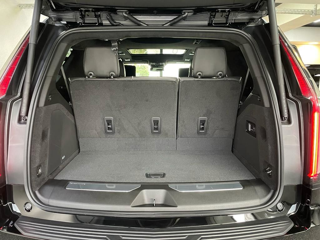 Fahrzeugabbildung Cadillac 2023 ESCALADE SPORT PLATINUM - 6.2 V8 VORFÜHRWAG