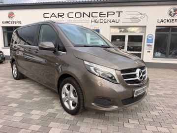 Mercedes V 220 - 1