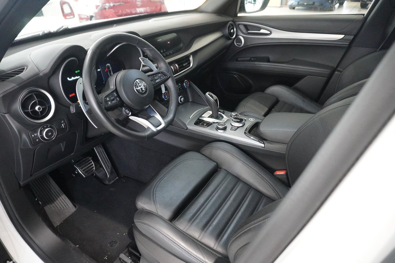 Fahrzeugabbildung Alfa Romeo Stelvio 2.2D VELOCE Q4 NAVI/LED/KAMERA/MATRIX/SH