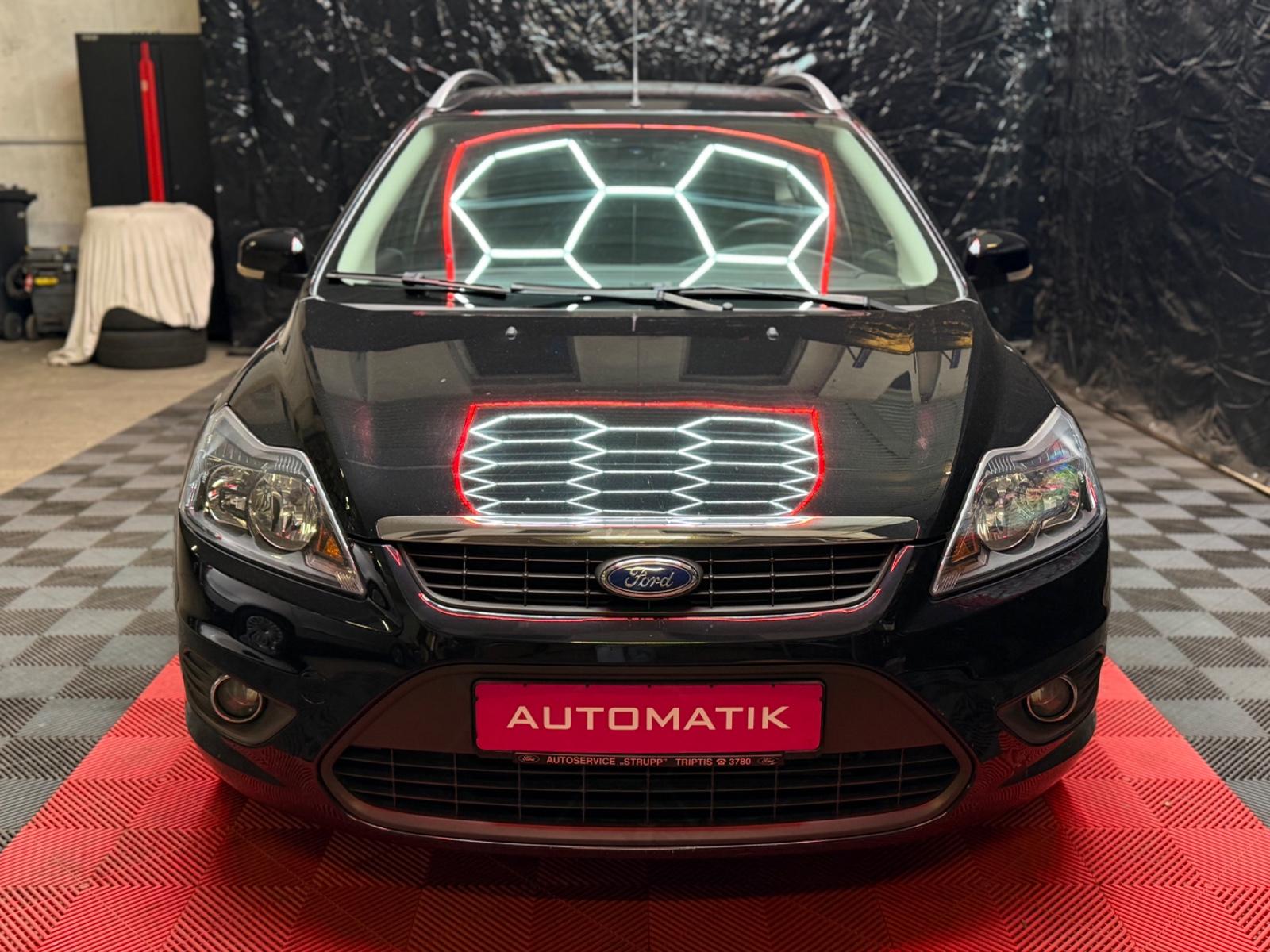 Ford Focus 2010 — photo 8