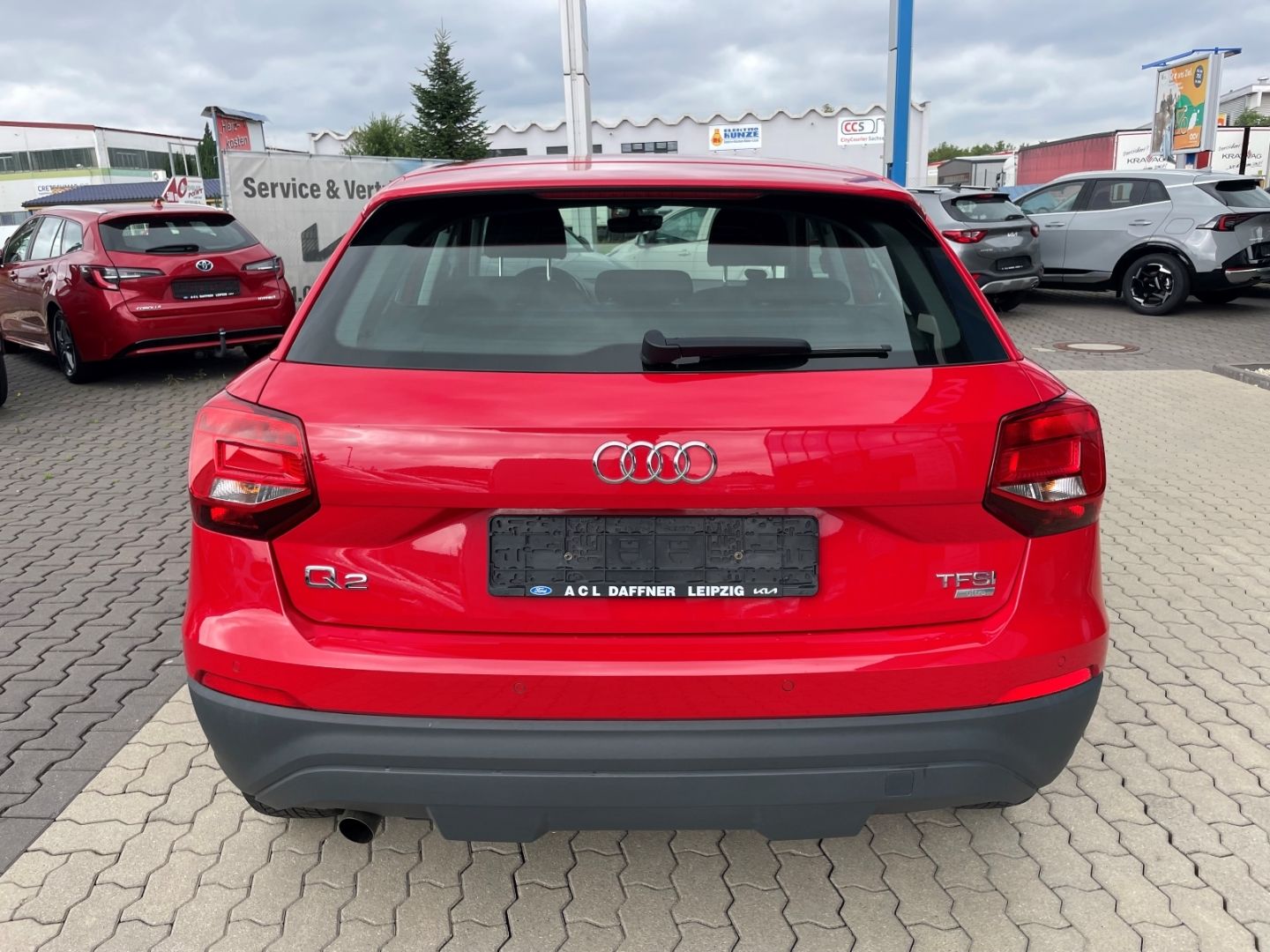 Fahrzeugabbildung Audi Q2 basis ultra Klima Müdigkeitswarner SHZ PDC