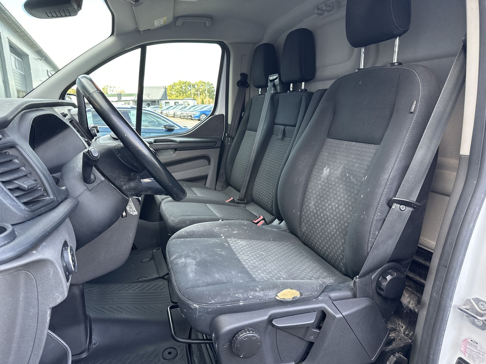 Fahrzeugabbildung Ford Transit Custom 300 L2H1 KAMERA+SHZ+PP+CARPLAY