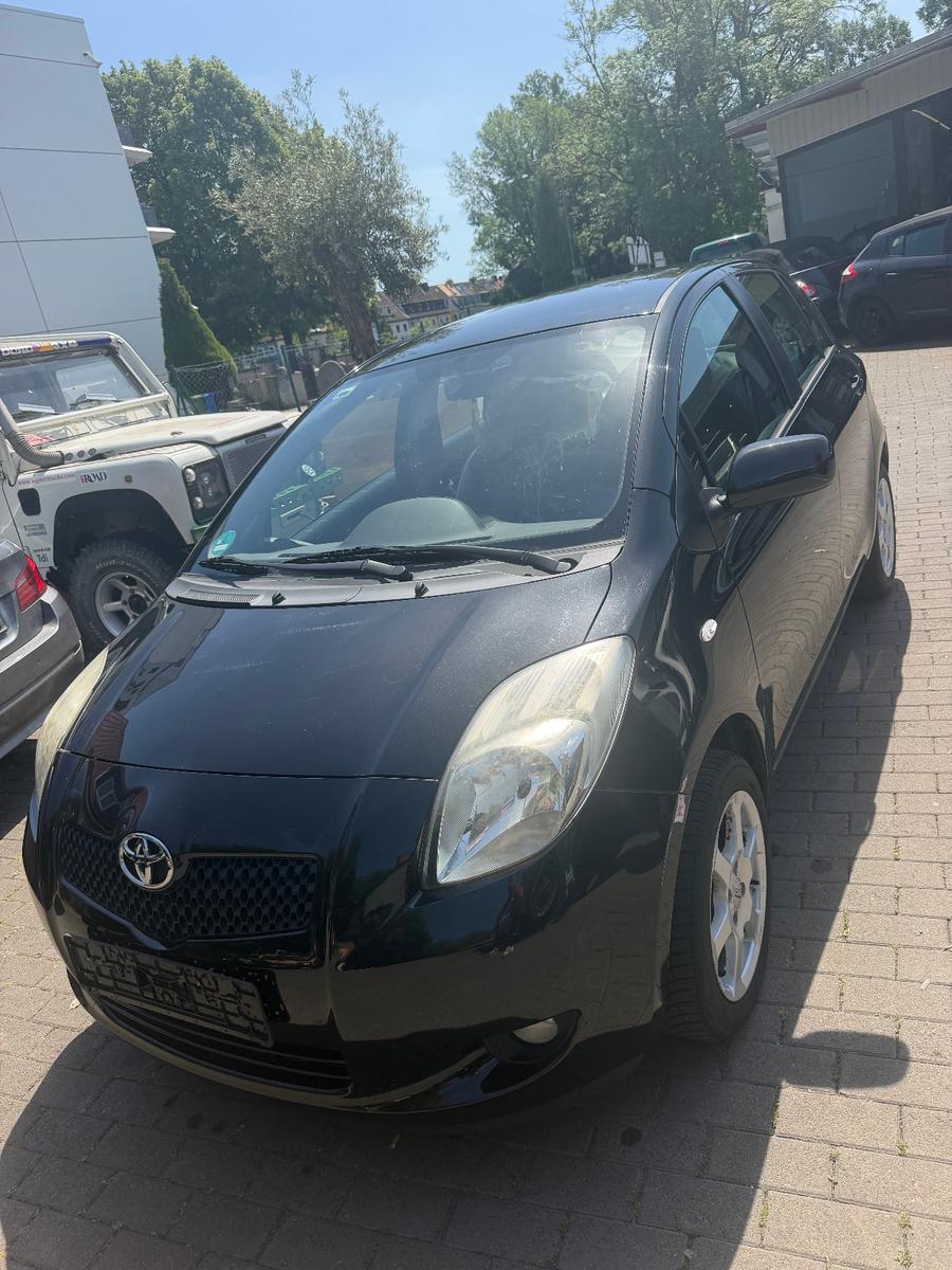 Toyota Yaris Executive