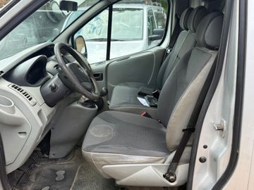 Opel Vivaro - 8