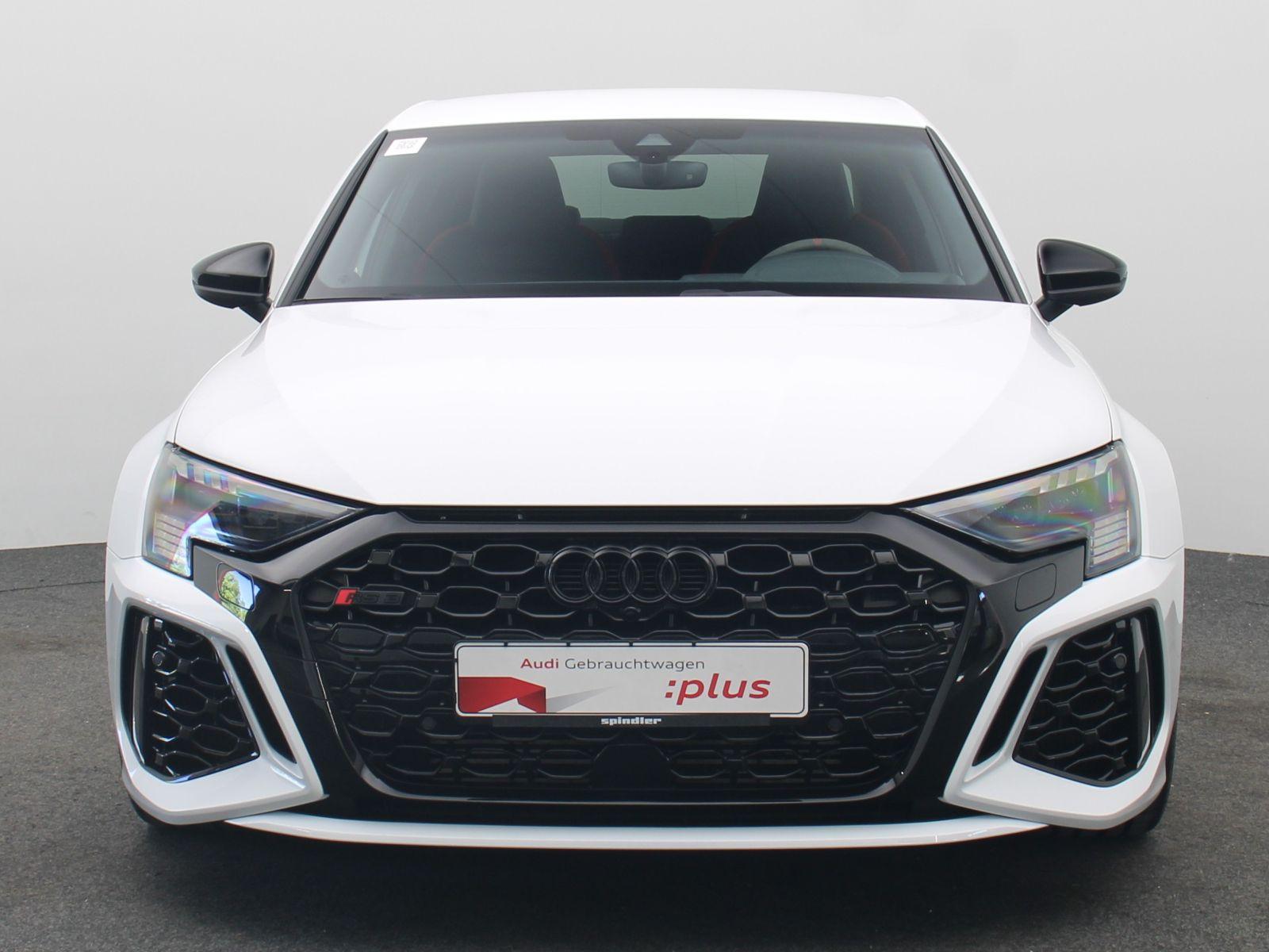 Audi RS 3 Limousine quattro S-tronic/ Keramik,Vmax290