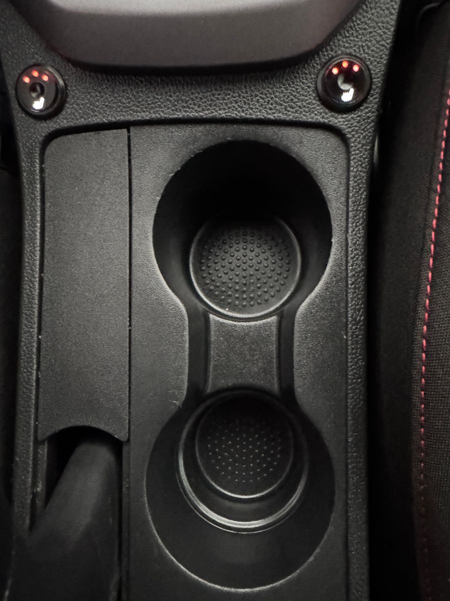 Fahrzeugabbildung SEAT ARONA SPORTPAKET FR-LINE DSG ACC LED BEATS KESSY