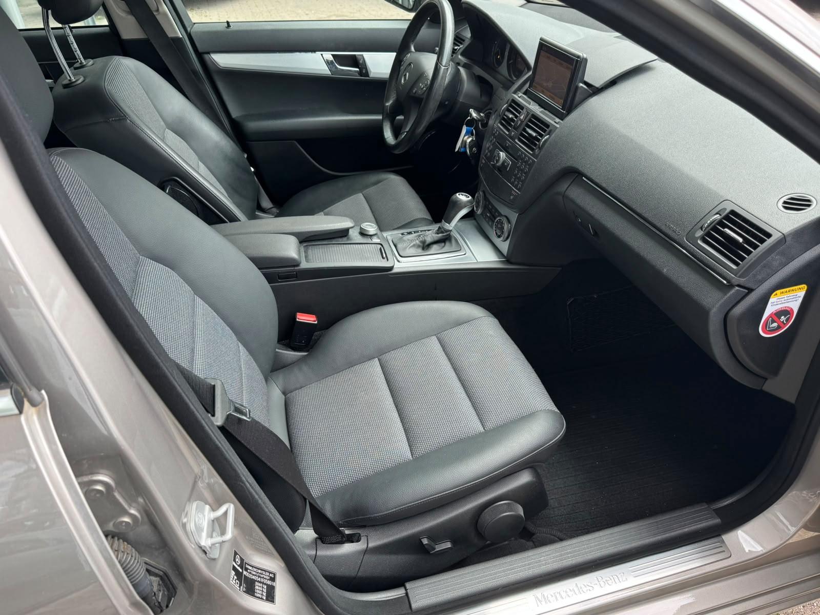 Mercedes-Benz C 280 Automatik/Leder/Navi/Xenon/19Zoll/2.Hd