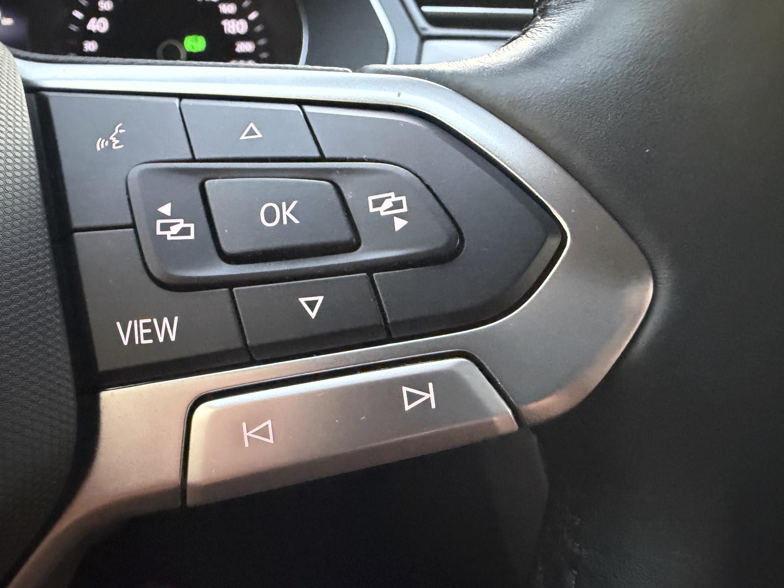 Volkswagen Passat LED Navi Massage AHK Kamera Alu, миниатюра 28
