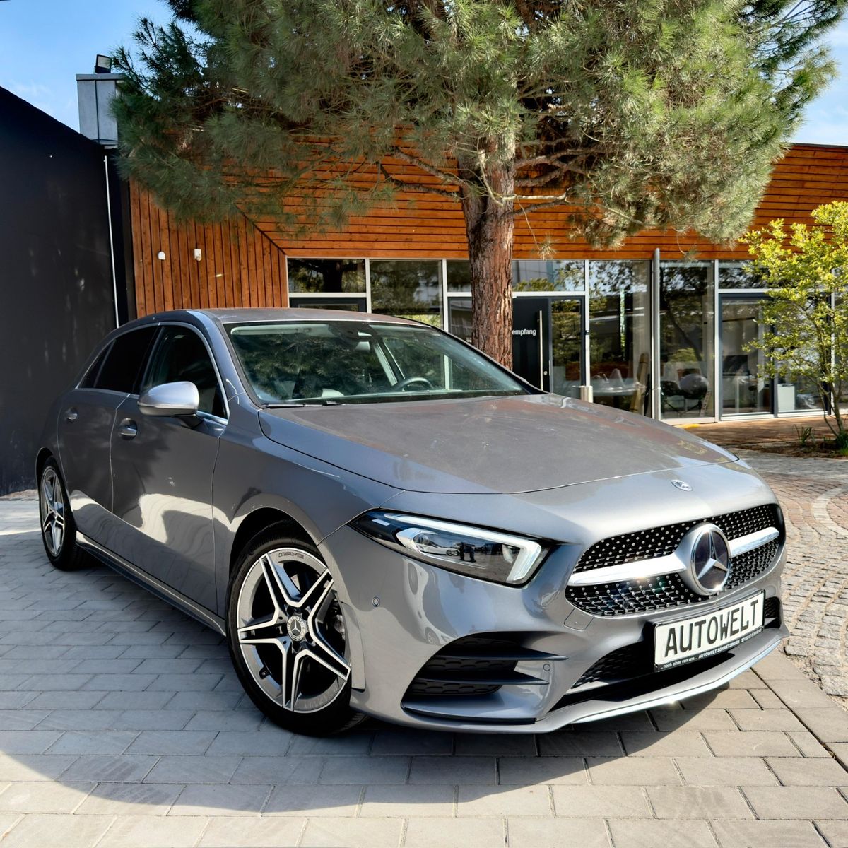 MERCEDES-BENZ A 220 d 1.Hand/AMG-Line/Beam/ACC/AHK/Kamera