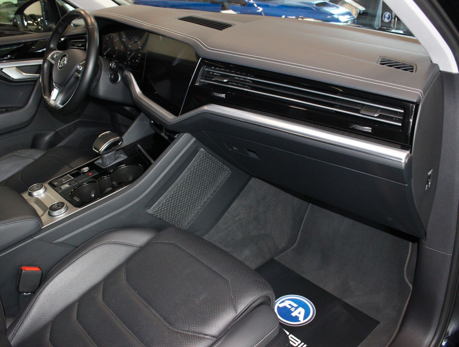 Fahrzeugabbildung Volkswagen Touareg 3.0 TDI Elegance 4Motion*Pano*Matrix