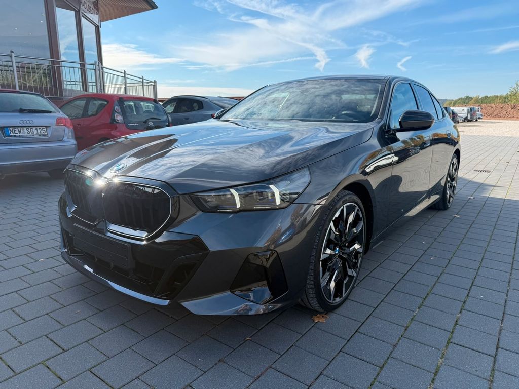 Image of BMW 540