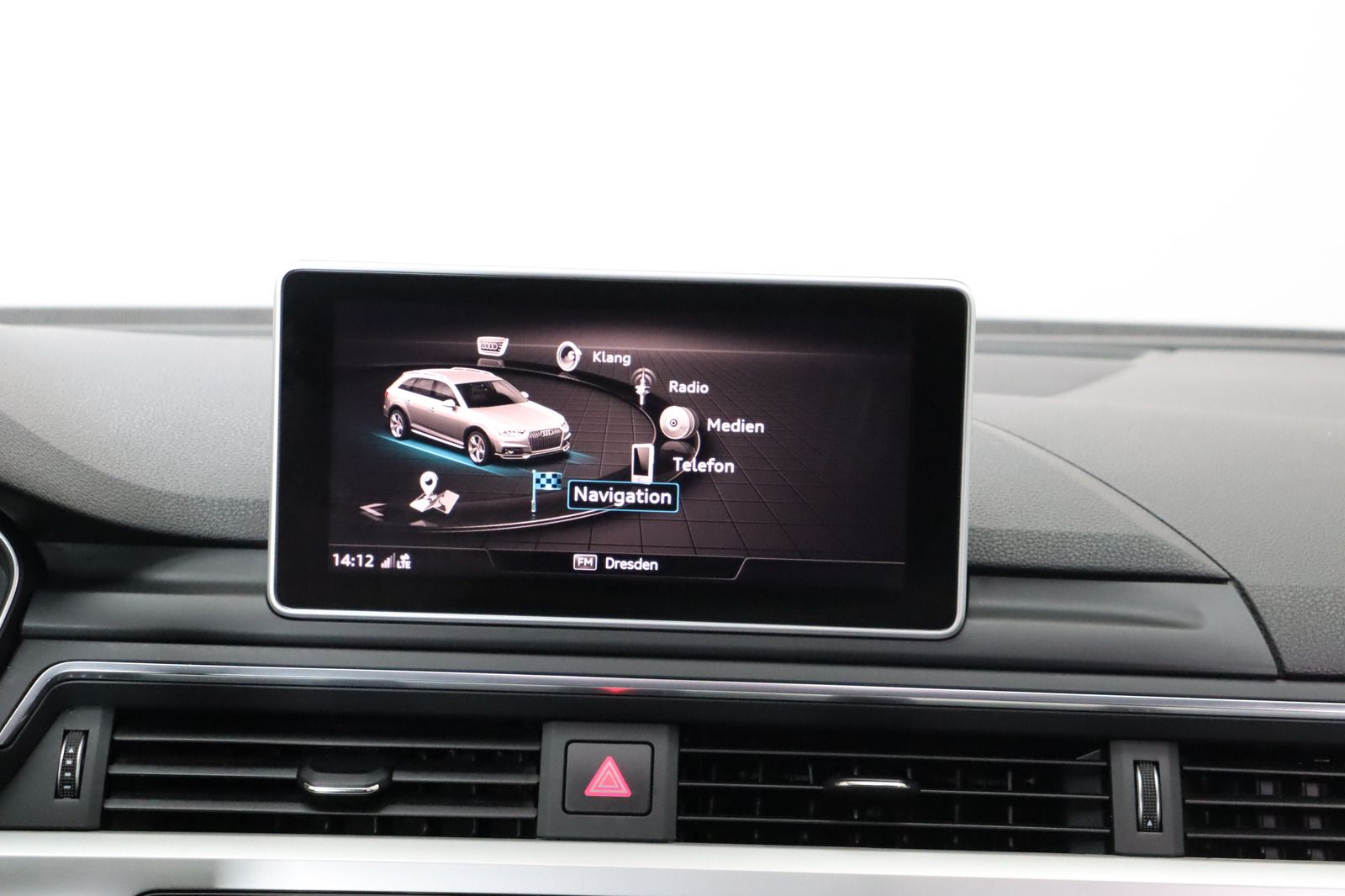 Fahrzeugabbildung Audi A4 Allroad Quattro 2.0 TDI * Navi * Bi-Xenon *